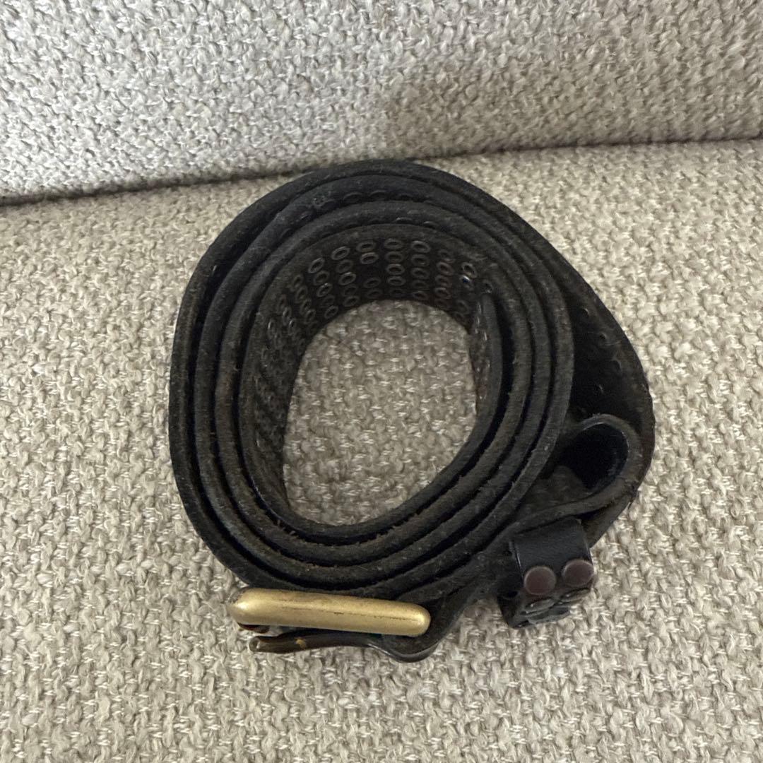 HTC スタッズ付き黒レザーベルト