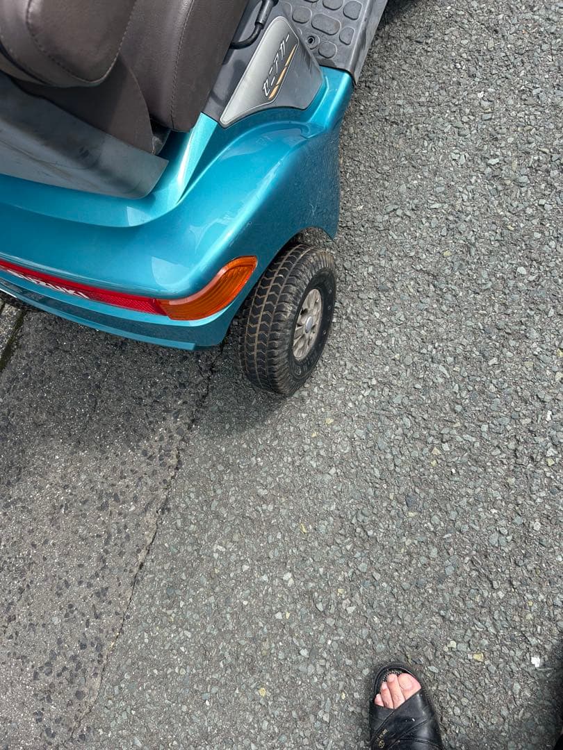 スズキ セニアカーET4D完動品！純正バッテリーで満タン充電4個ランプ点いてます