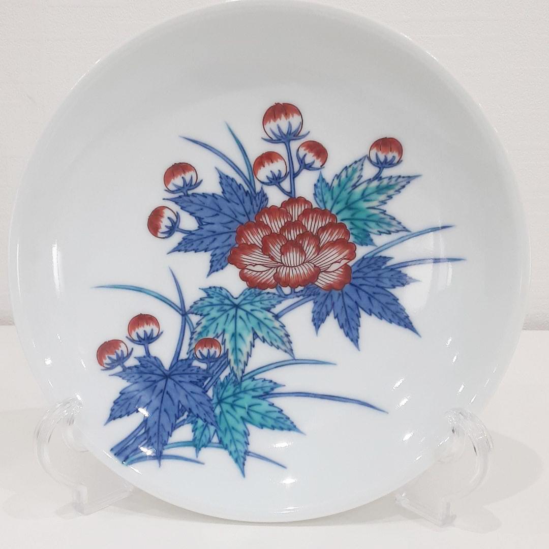 u145-5 人間国宝 今泉今右衛門 色鍋島 錦手 草花図 七寸皿　N