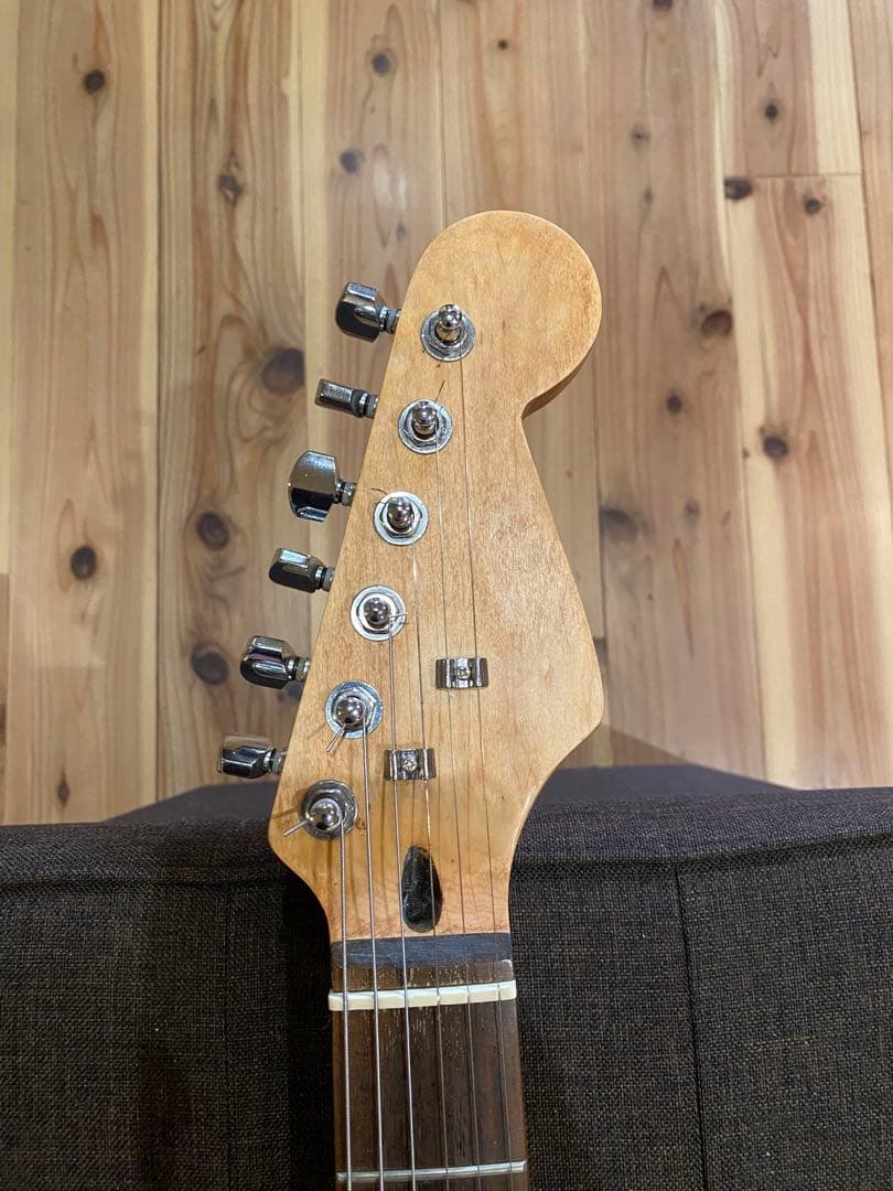 ストラトキャスター ナチュラルフィニッシュ