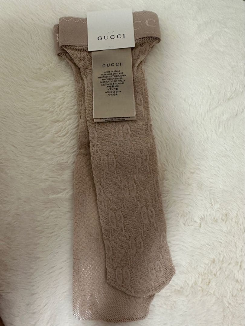 新品未使用タグ付 GUCCI ロゴ入りベージュラメ入りソックス M