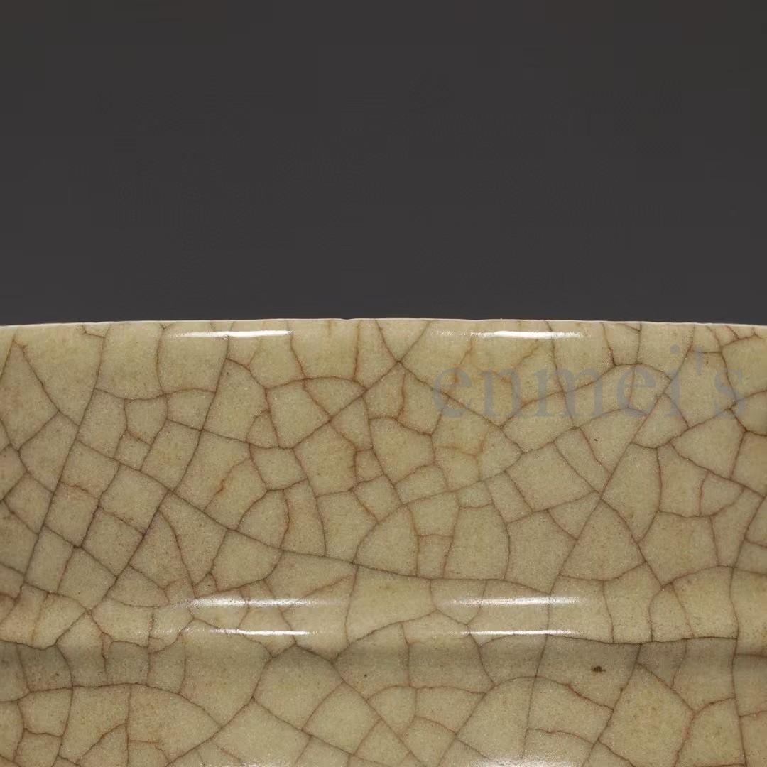 中国古美術・清哥窯款・米黄釉双耳香炉・木箱付・文房具・陶磁器・置物・禮品・仏具