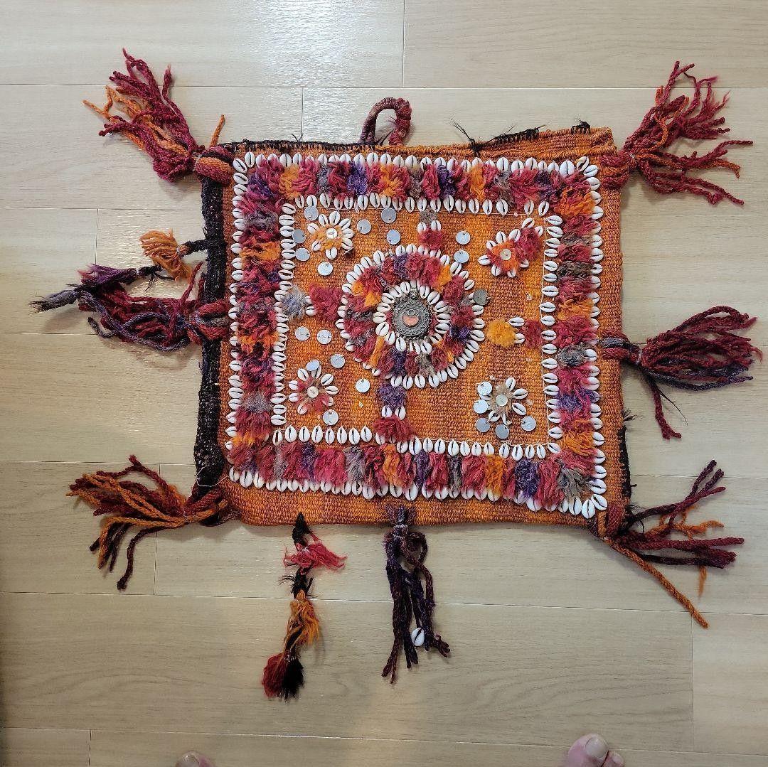 カラッシュ族の70年代のヴィンテージ・バッグ(キリム・手作り・硬貨・・貝殻