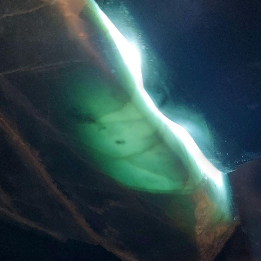 希少！ 産出量の少ない グアテマラ翡翠 JADEITE 原石 多面磨き 452