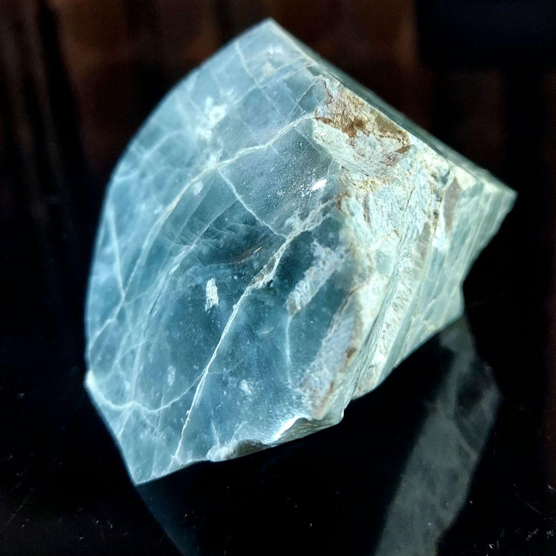 希少！ 産出量の少ない グアテマラ翡翠 JADEITE 原石 多面磨き 452