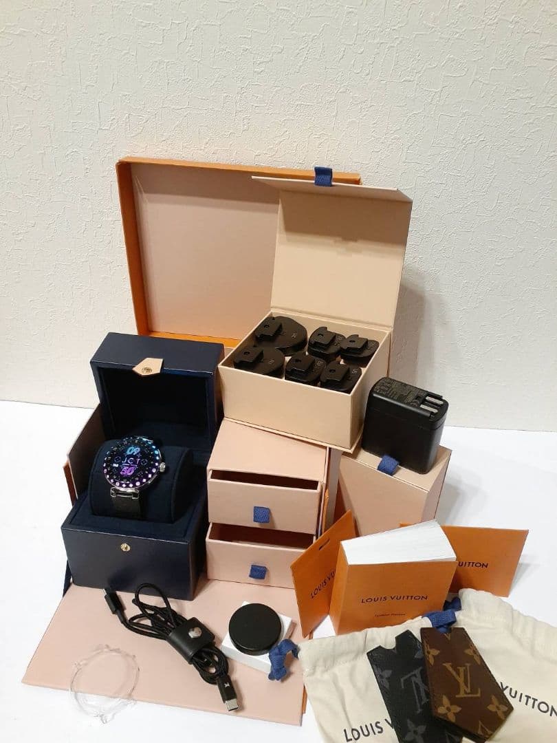 美品　ルイヴィトン タンブール ホライゾン ライトアップ V3 QAD0　腕時計