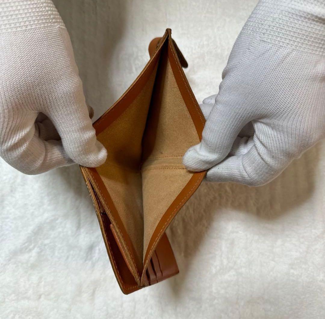 IL BISONTE（イルビゾンテ） 本革 二つ折りレザースクエアウォレット