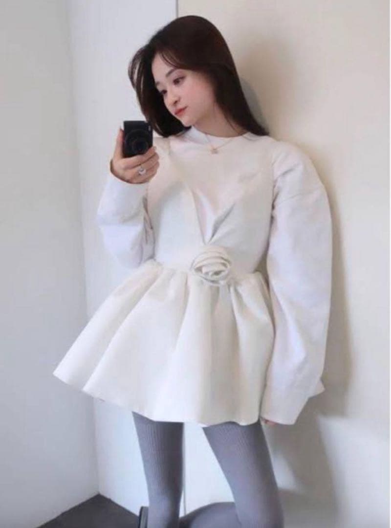 bibiyビビィALEXA FLOWER ROMPERS