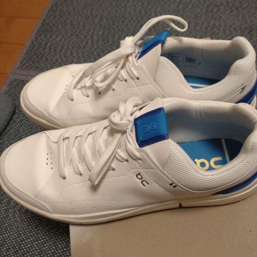 Onテニス用ホワイトスニーカー