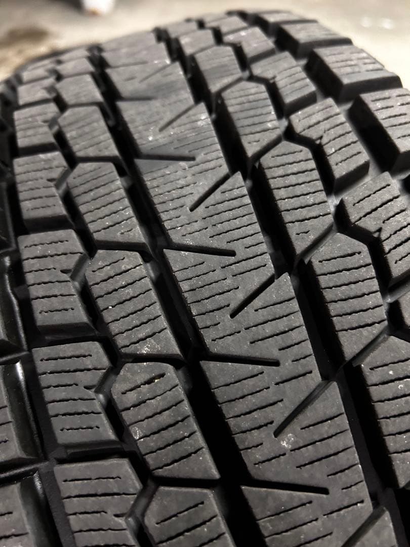 5*す様 送料込　極上　2023年製　スタッドレス　バリ溝 225/60R18