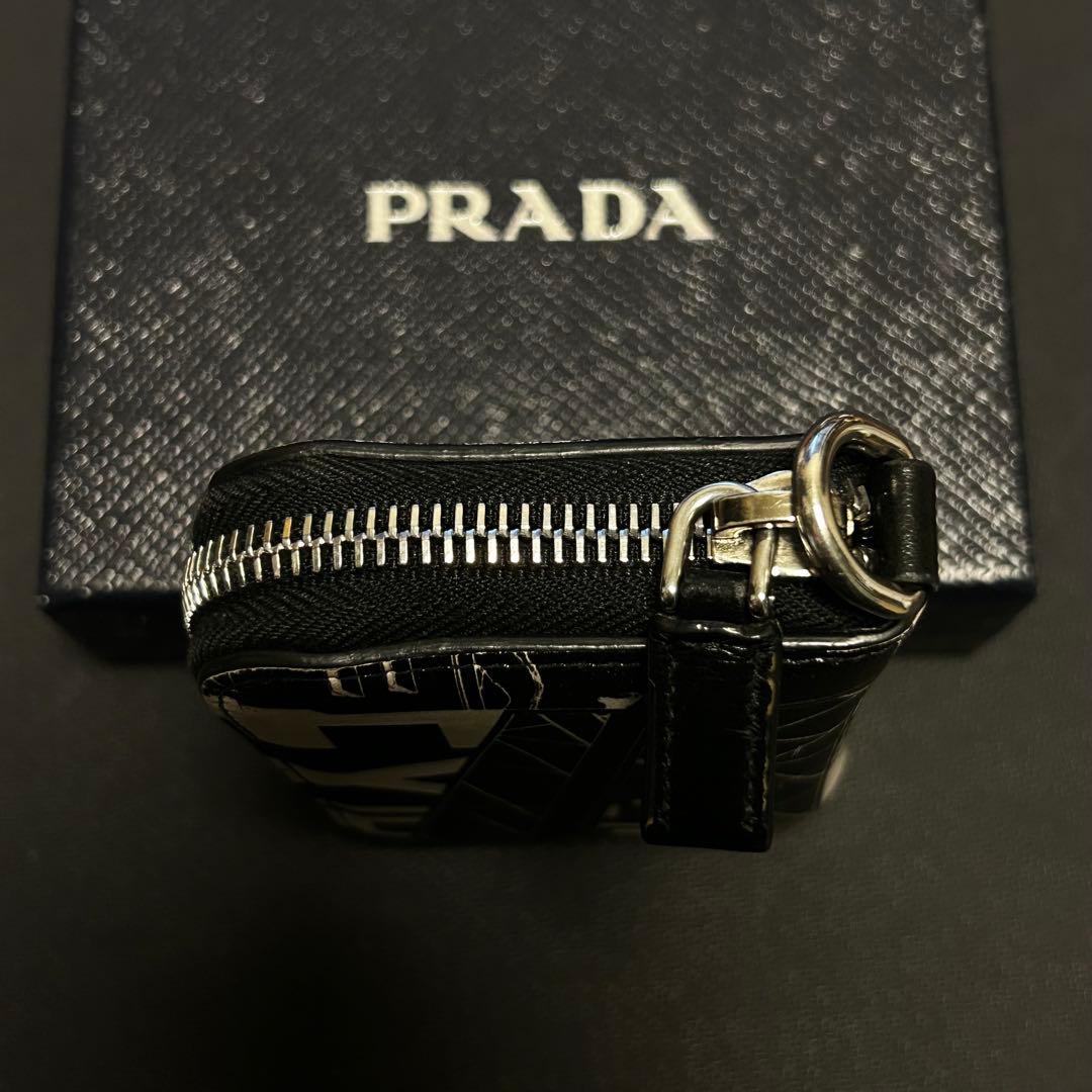 PRADA プラダ 小銭入れ ケース ミニウォレット　コミック ブラック