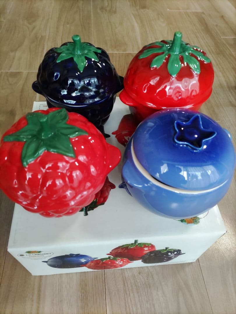 LE CREUSET　プチベリーキャセロール４点セット