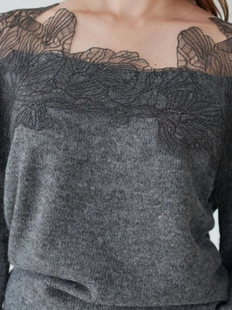 SNIDEL レーストリミングニットプルオーバー　グレー