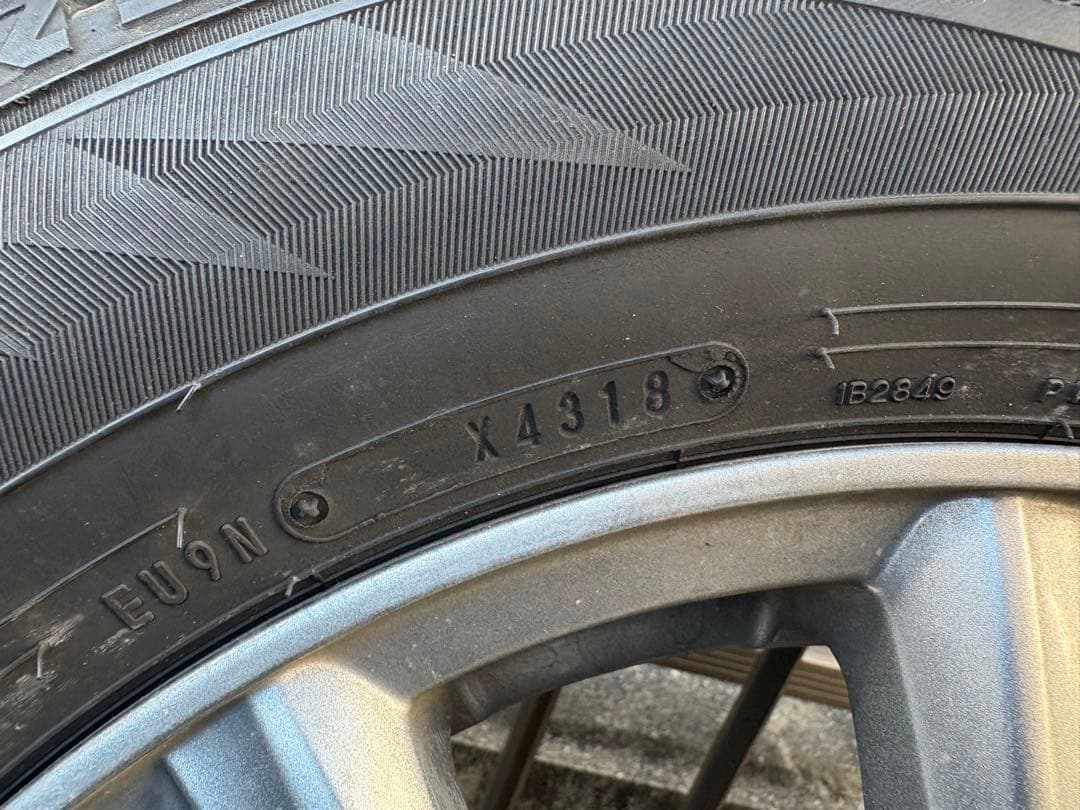 ★スタッドレスタイヤ★195/65R15★ノア、ヴォクシー、エスクァイア
