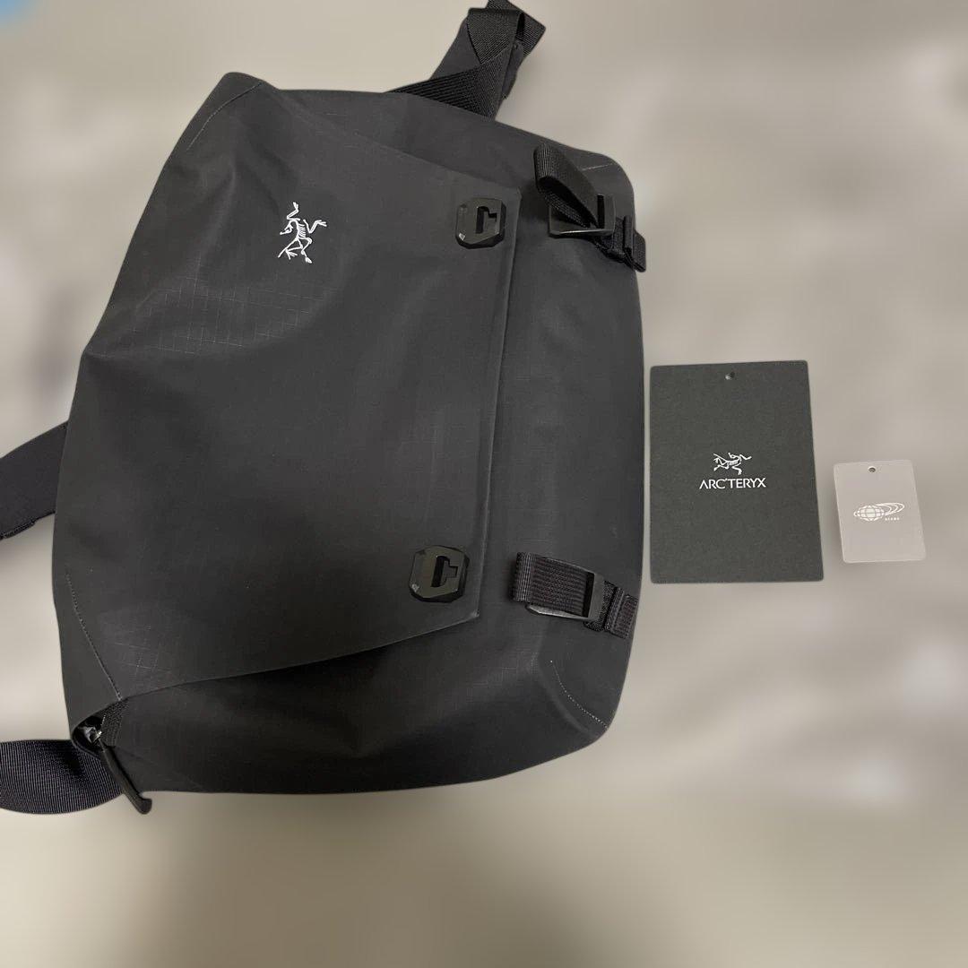 アークテリクス　クーリエバッグ　10 ブラック　新品