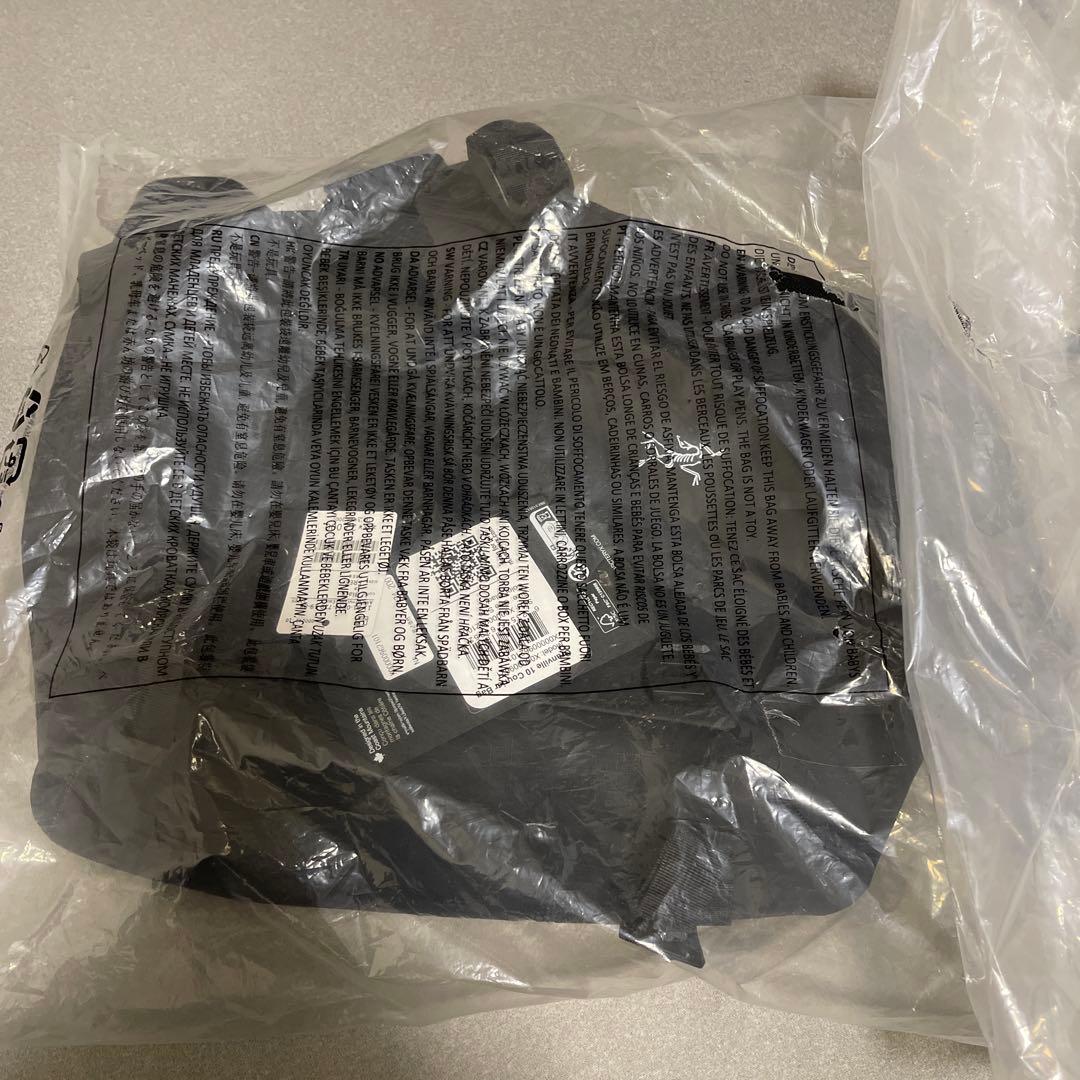 アークテリクス　クーリエバッグ　10 ブラック　新品