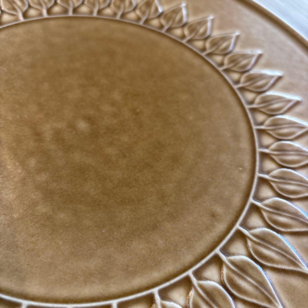 北欧ヴィンテージ　クイストゴー　レリーフ　ラウンドプレート　高台つき　27センチ