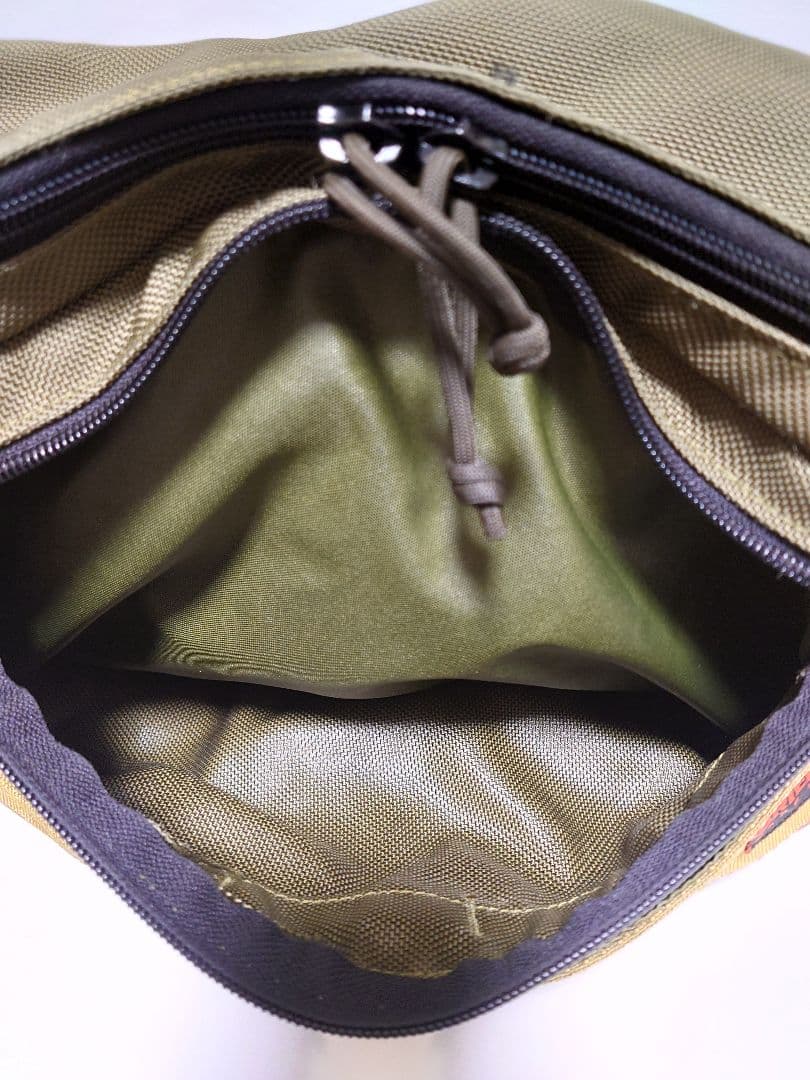 ブリーフィング メッセンジャー ショルダーバッグ アメリカ製 多機能大容量