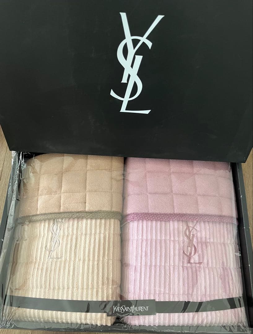 イブサンローラン リバーシブル敷きパッド2枚セット