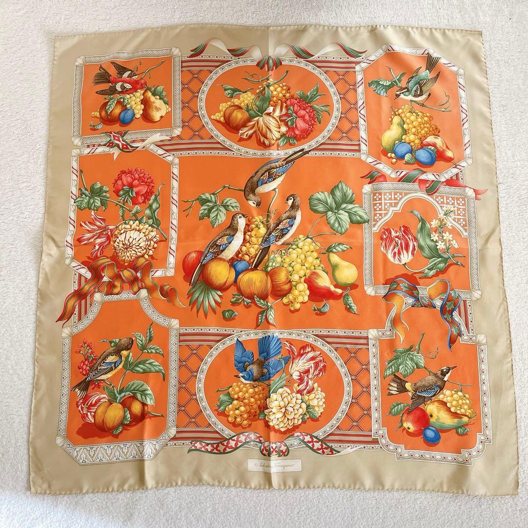 フェラガモ シルク 大判 スカーフ イタリア製 総柄 花 鳥 オレンジ系