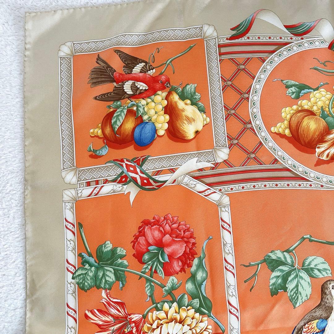 フェラガモ シルク 大判 スカーフ イタリア製 総柄 花 鳥 オレンジ系