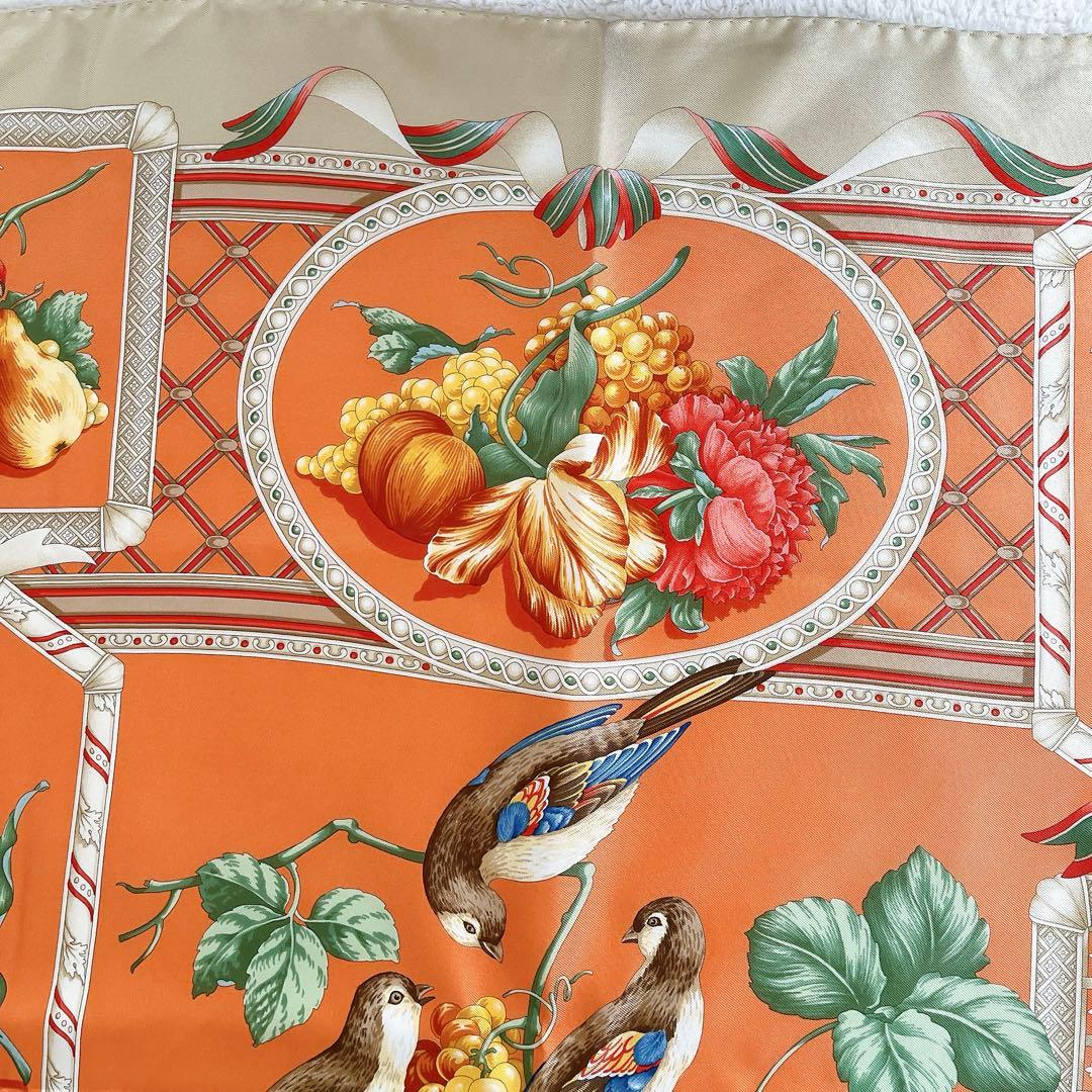 フェラガモ シルク 大判 スカーフ イタリア製 総柄 花 鳥 オレンジ系