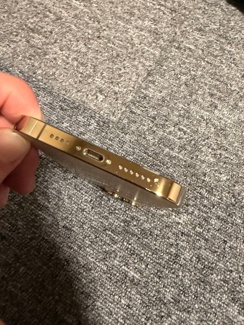 iPhone 13 Promax ゴールド 本体　256GB