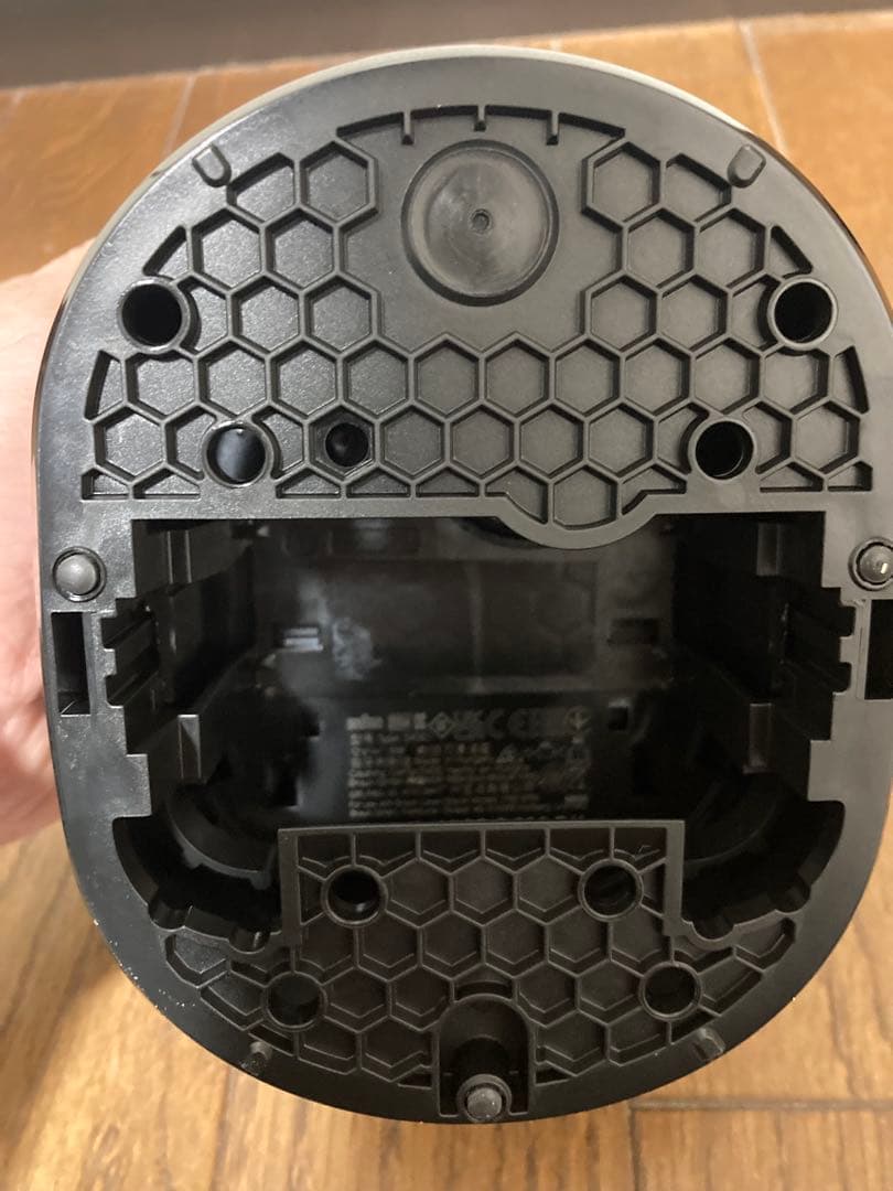 ブラウン　電気シェーバー洗浄機