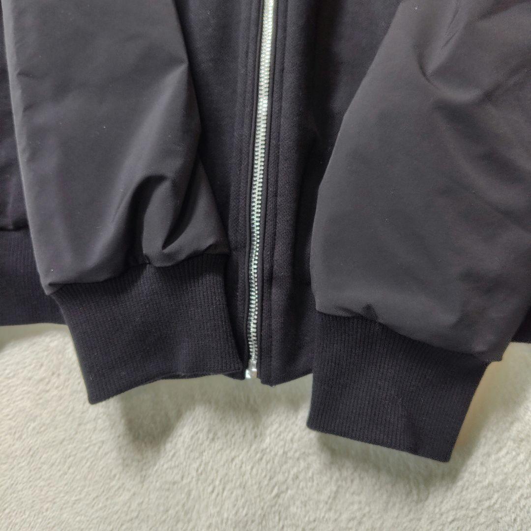 未使用に近い　現行　ヒューゴボス　ブルゾン　異素材　切り替え　中綿　刺繍　L