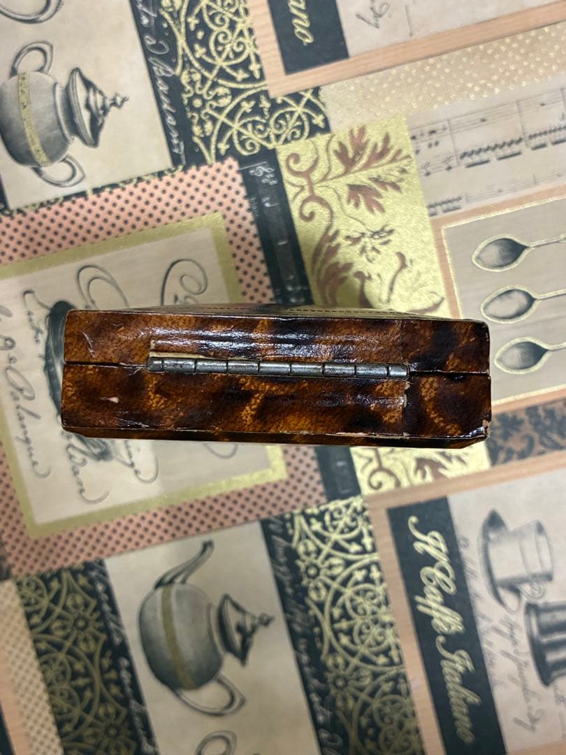 英国アンティークジュエリーケース ベージュベルベット