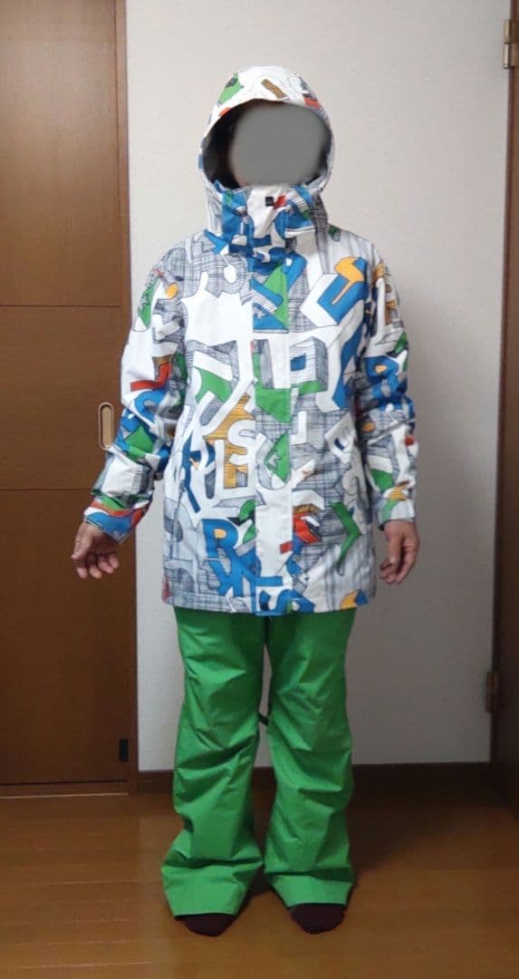 スノーボードウェア　上クイックシルバー　（Sサイズ）下 ESTIVO（Ｌサイズ）