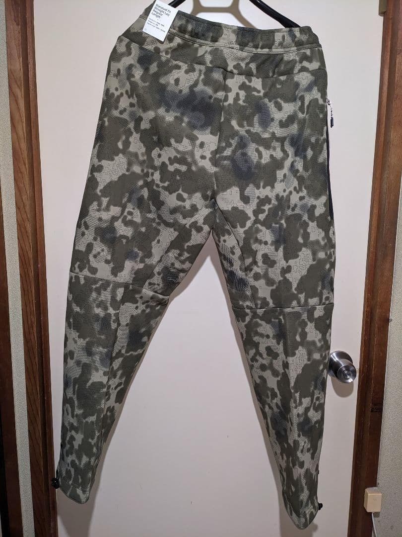 ナイキ テックフリース 上下セットアップ 迷彩柄Ｌサイズ 【新品未使用】