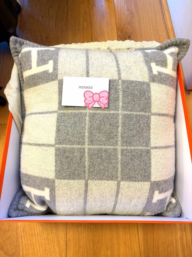 新品未使用 HERMES クッション アヴァロンIII PM