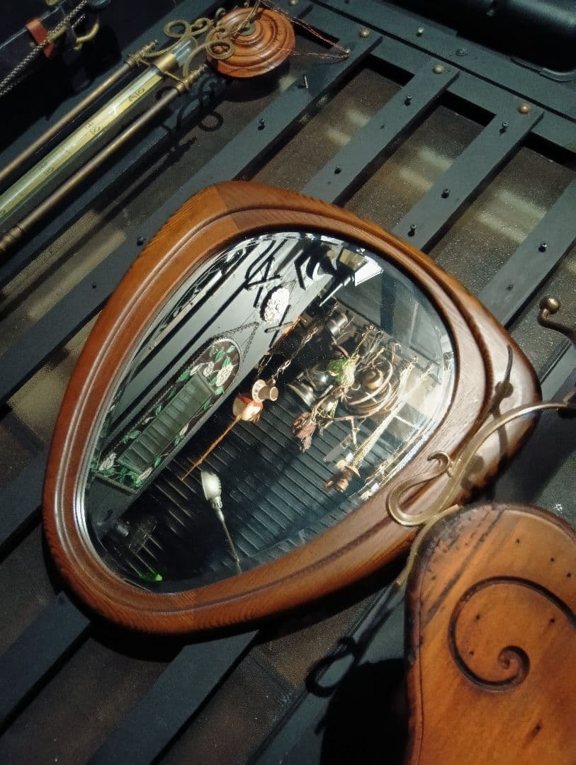 1970's　北欧モダン　トライアングル　ウォールナット　ミラー　壁掛け鏡