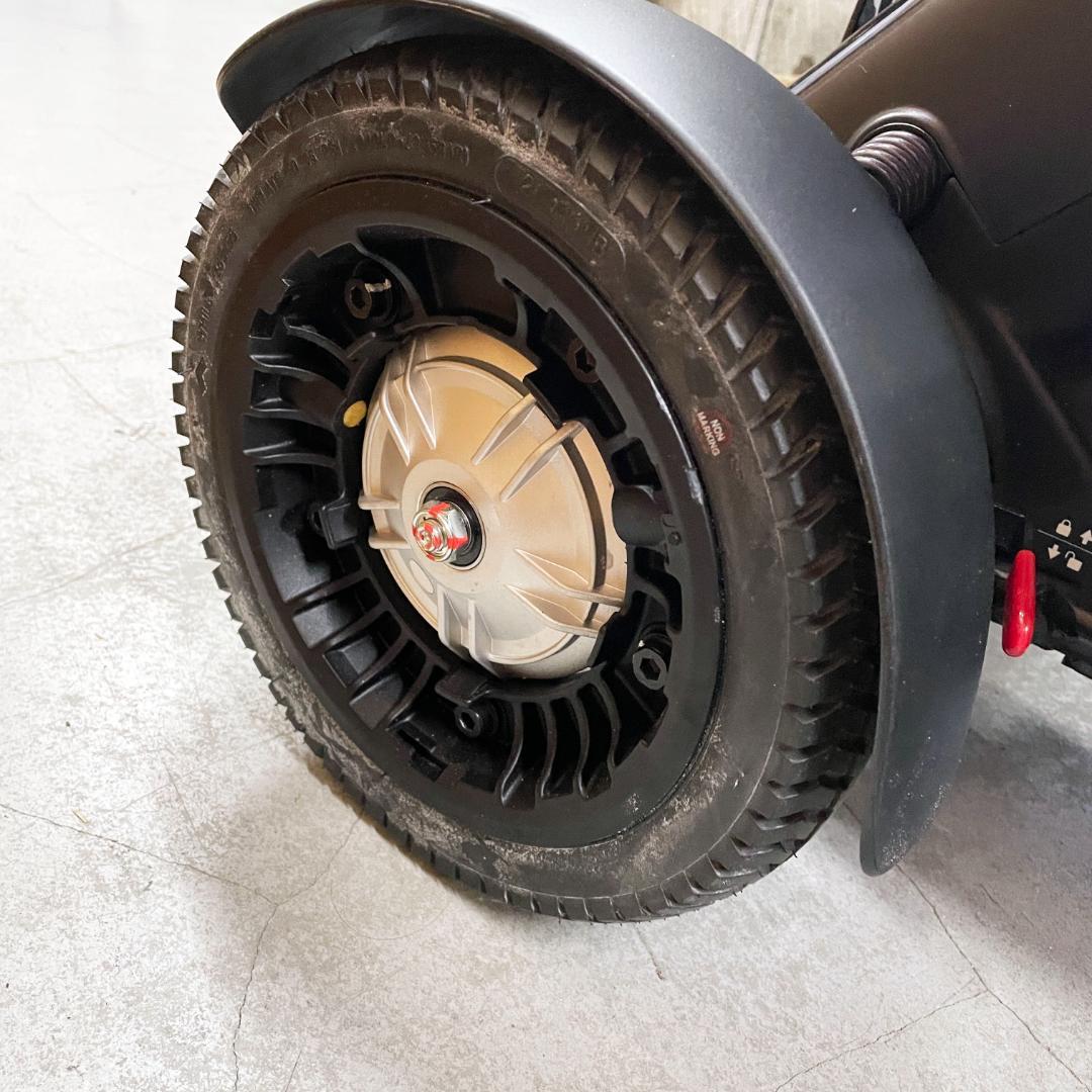 極美品☆WHILL Model CK2 電動車いす シニアカー 白