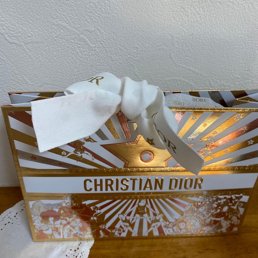 未使用✨ディオール アディクト ピーチー グロウ オードゥ パルファン　50ミリ