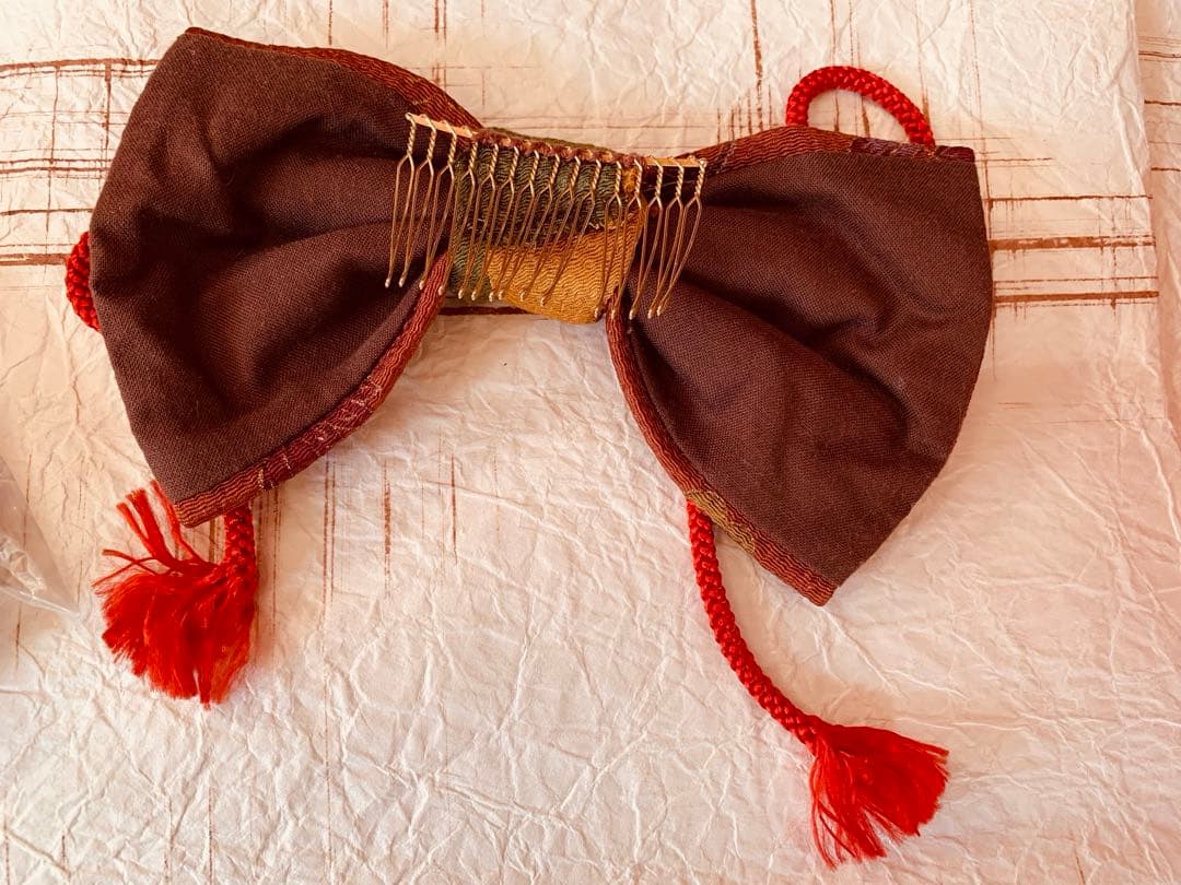 ハーフ成人式や百人一首大会　卒業式などに　十二単の女の人の振袖と袴のセット