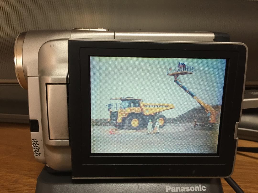 良品 撮影再生ダビングOK　Panasonic　NV-DS5　付属品あり　大画面