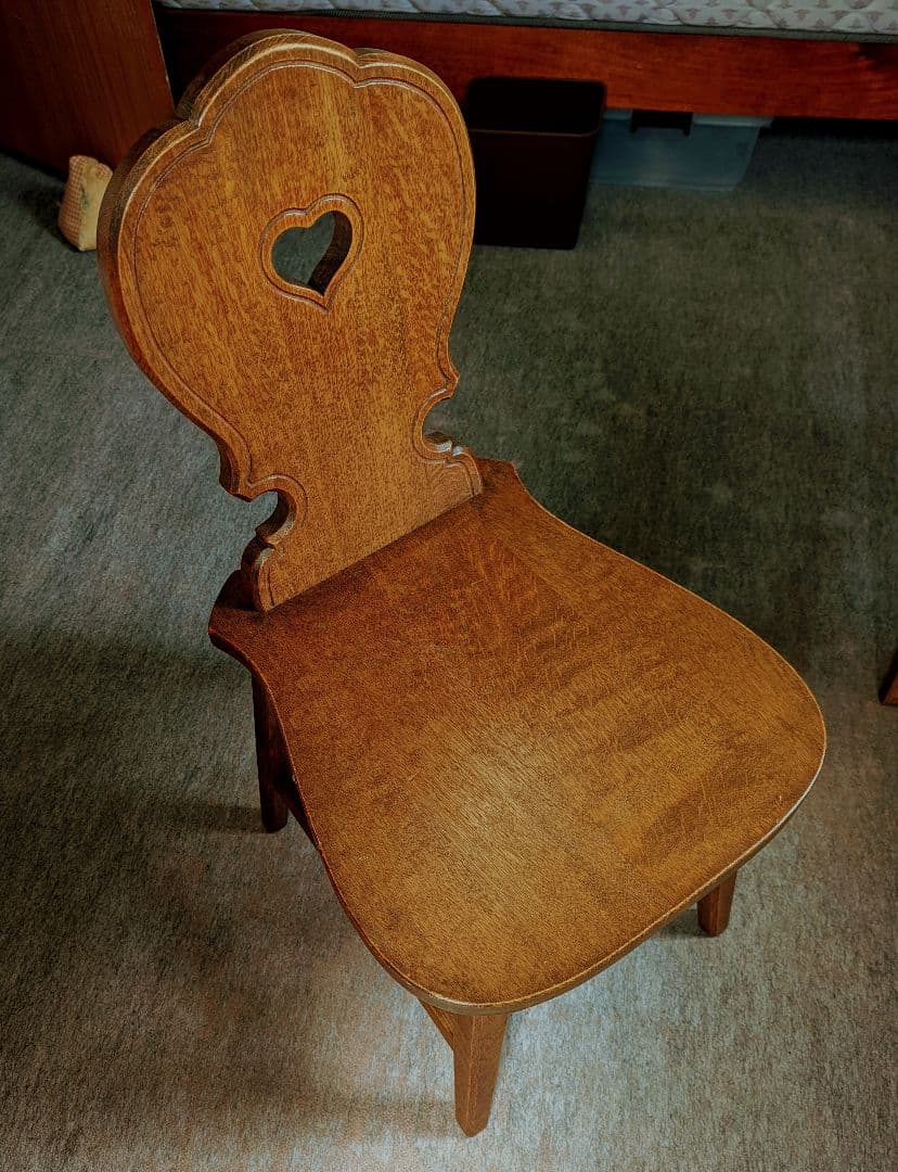 【Coco】ビンテージ　ハート型木製椅子　たのメル便