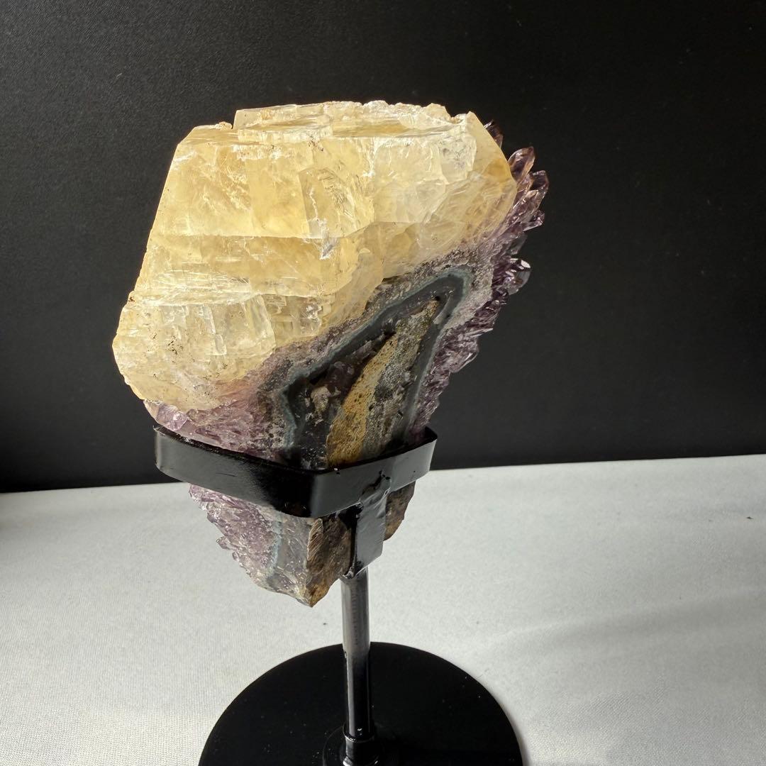 天然石カルサイト共生アメジストの原石　置物　鉱物NO.020613