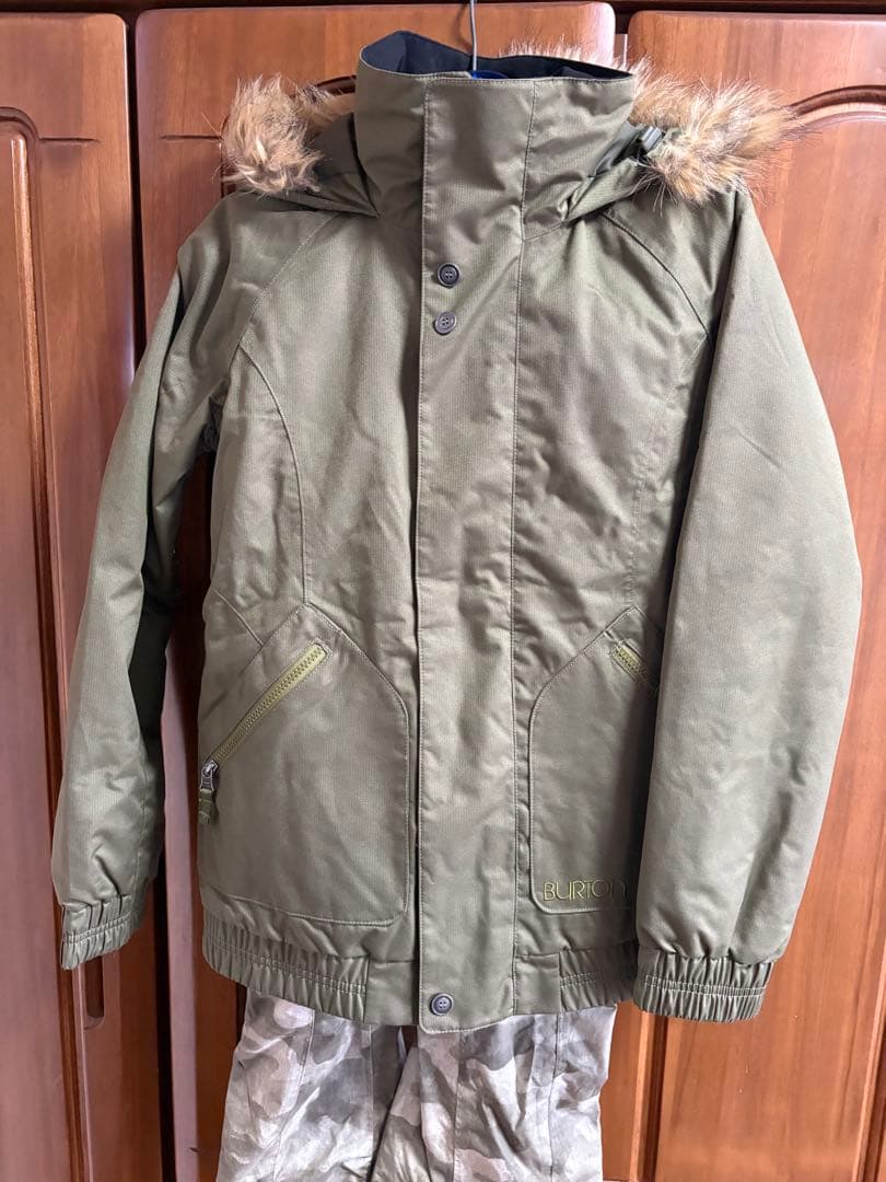 バートンBURTONスキー　スノーボードウエア　オリーブグリーン美品