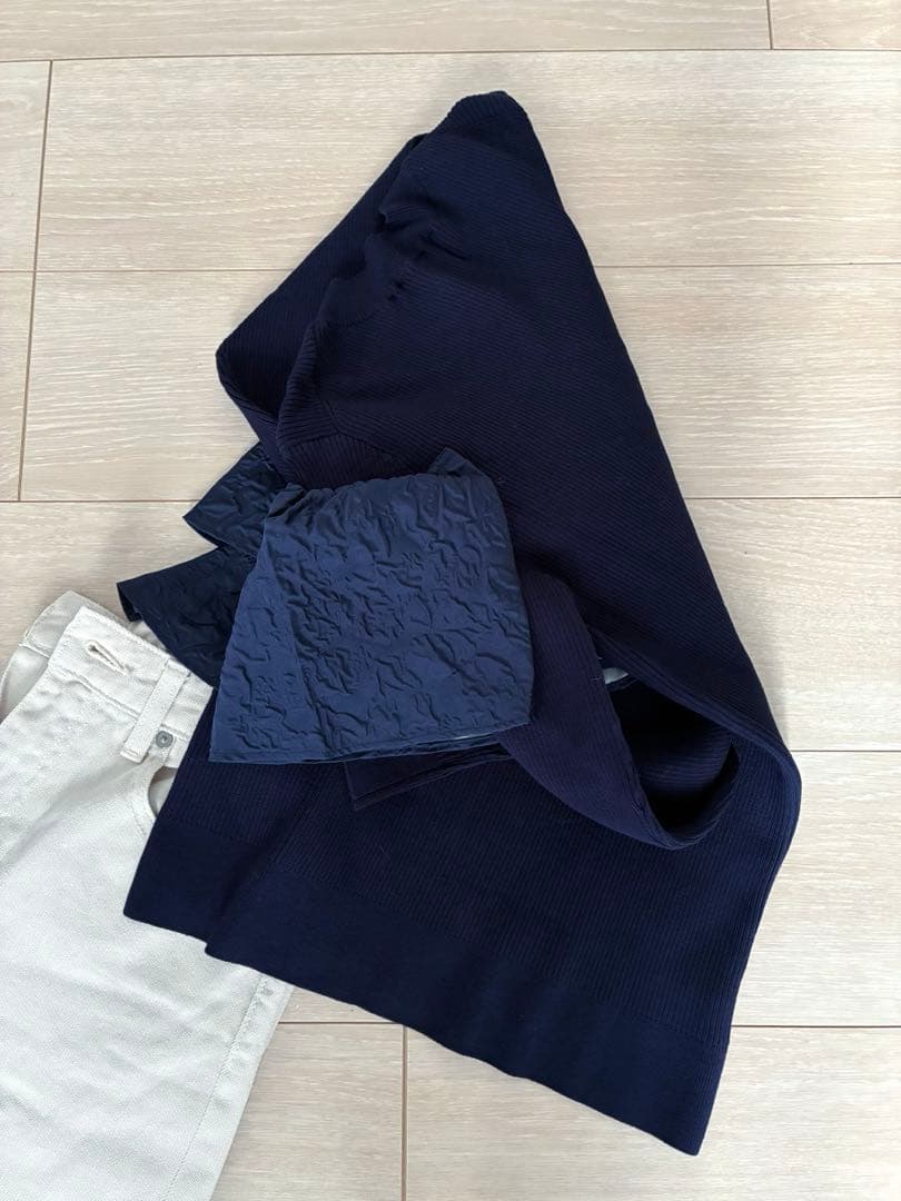 【かなぶん様】新品 高額‼︎ 2.6万Vin Navy フリル リブニット