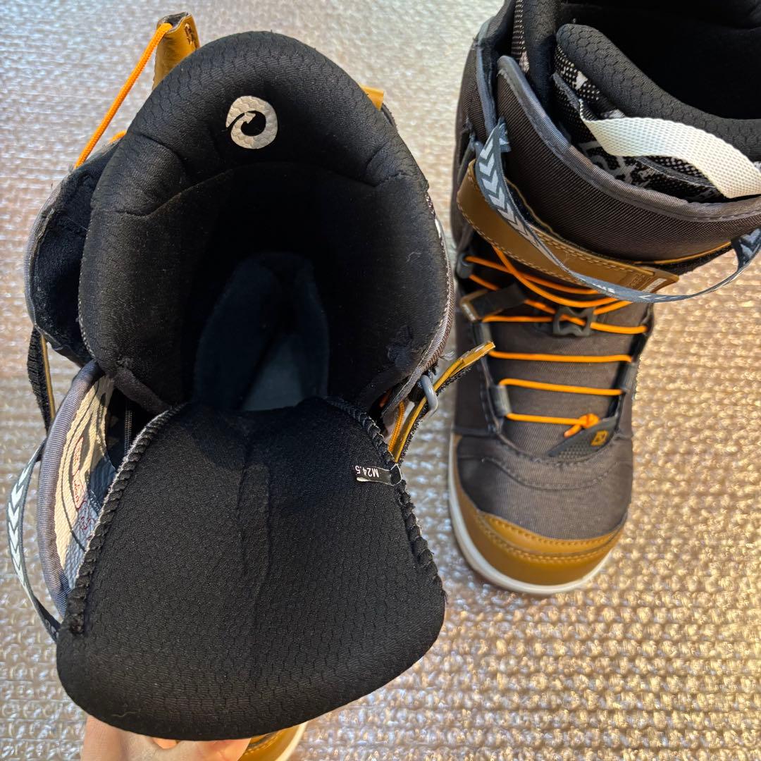 美品　使用感少ない　DEELUXE 24.5cm スノーボードブーツ　レディース