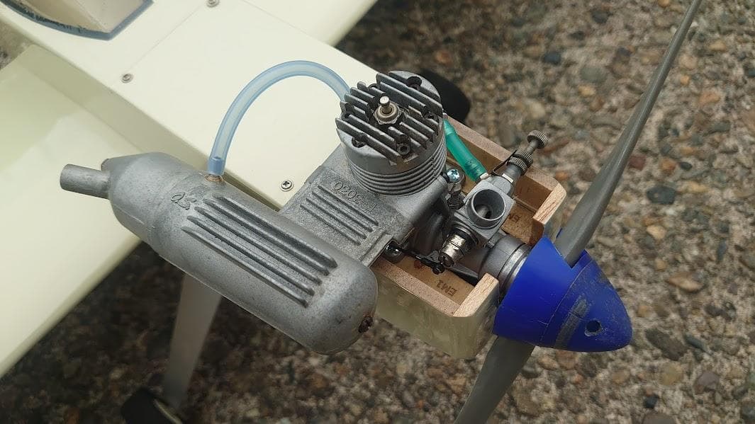 ★レーザーカット　ラジコン飛行機　　機体のみ　（ヨシオカ　サンデー　低翼）