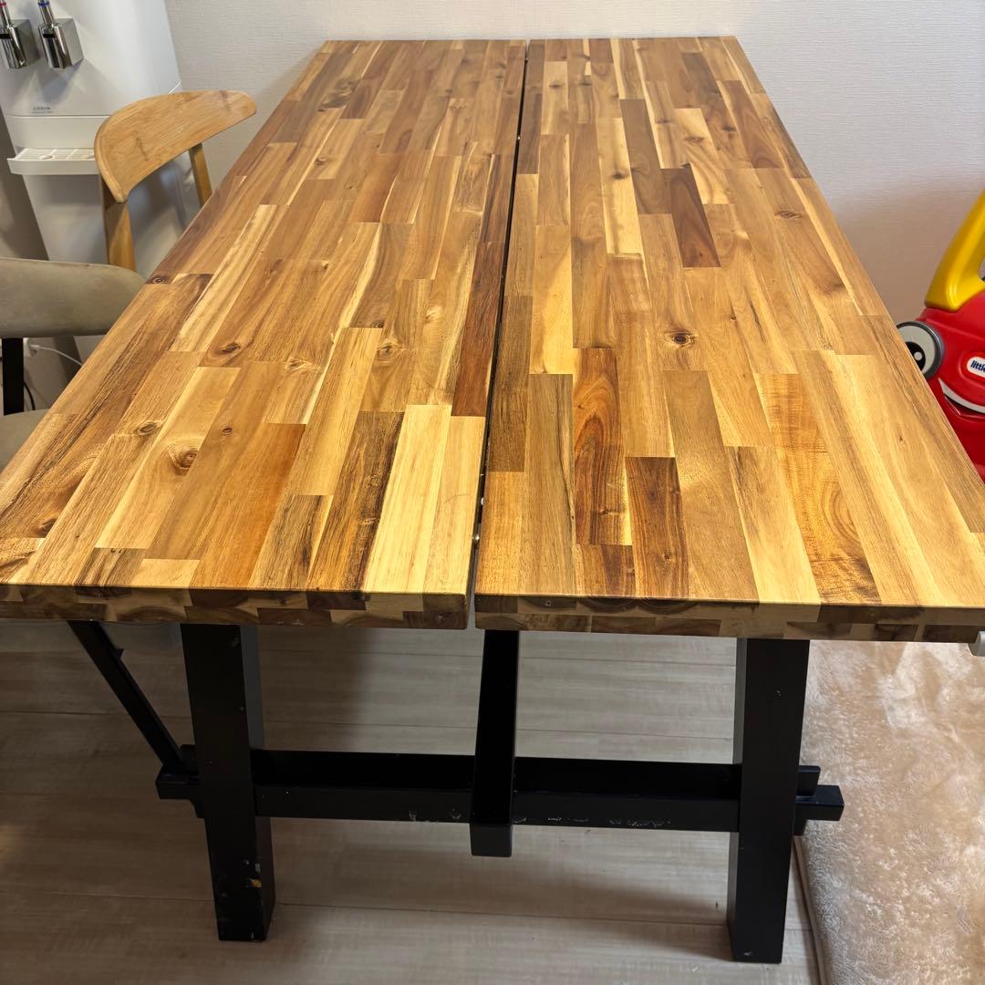 【週末値下げ】IKEA SKOGSTA ダイニングテーブル