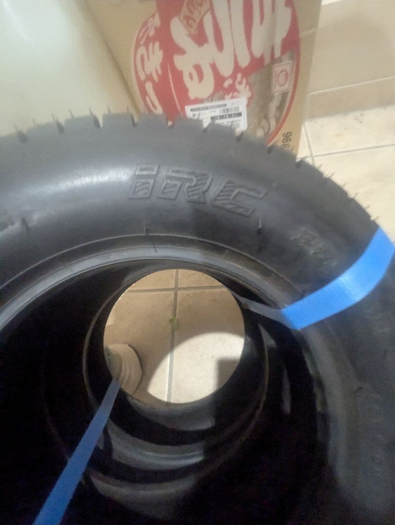 ジャイロx ジャイロキャノピー　iRC 新品Rタイヤ　買い間違え　新品未使用品