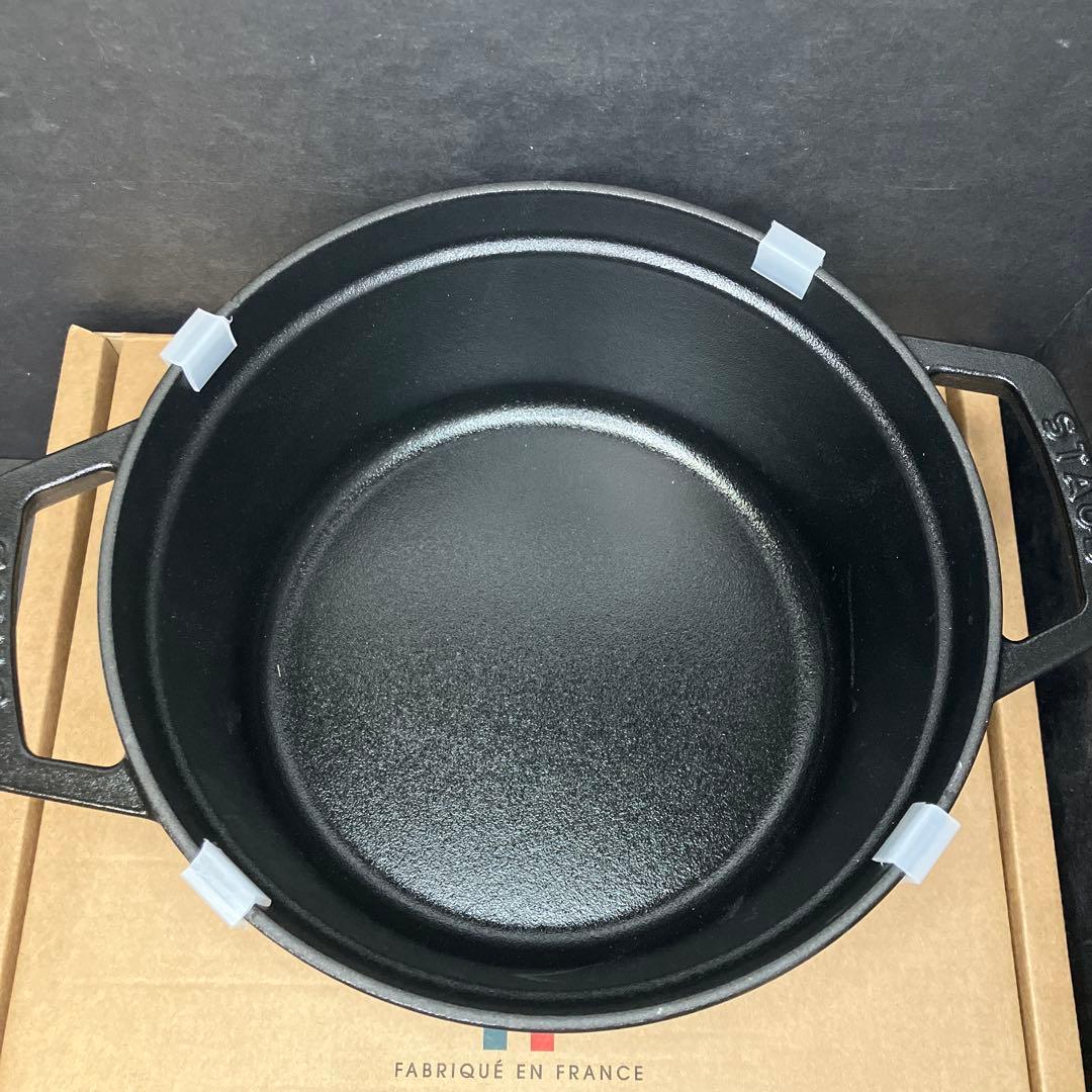 Staub ストウブ　ピコ・ココットラウンド　20㎝　ブラック　未使用品
