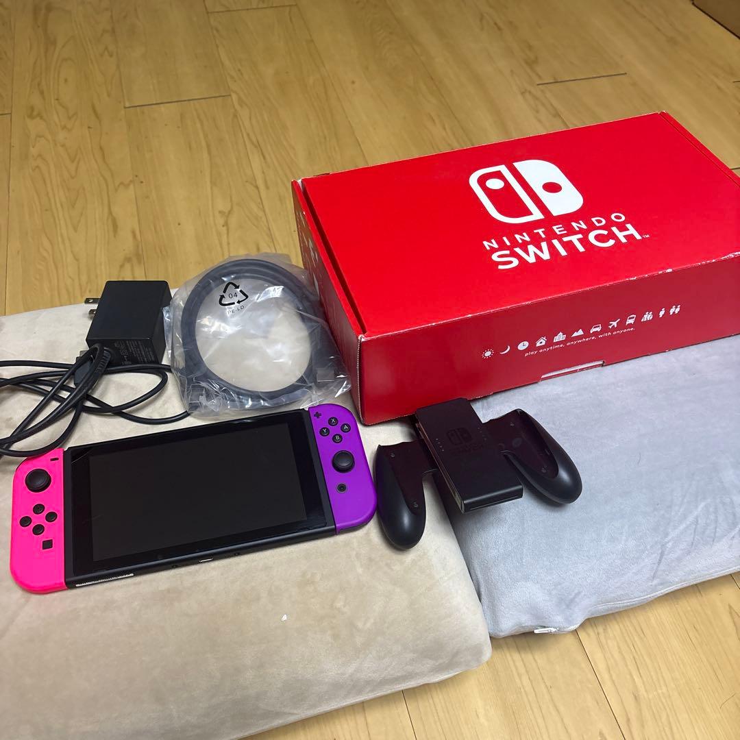 小*英様 Nintendo Switch 本体 ピンク/紫 ジョイコン付き