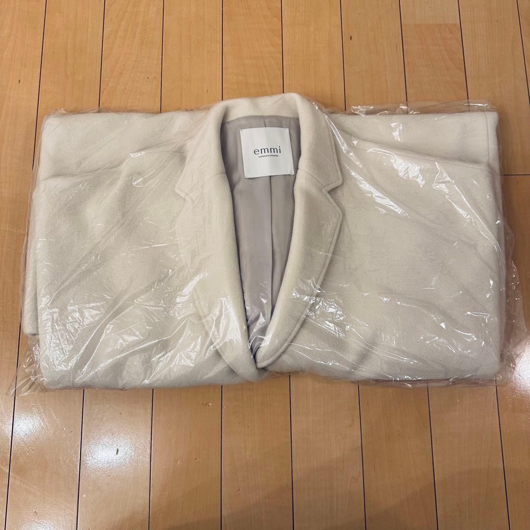 【美品】emmi atelier リサイクルウールロングコート アイボリー