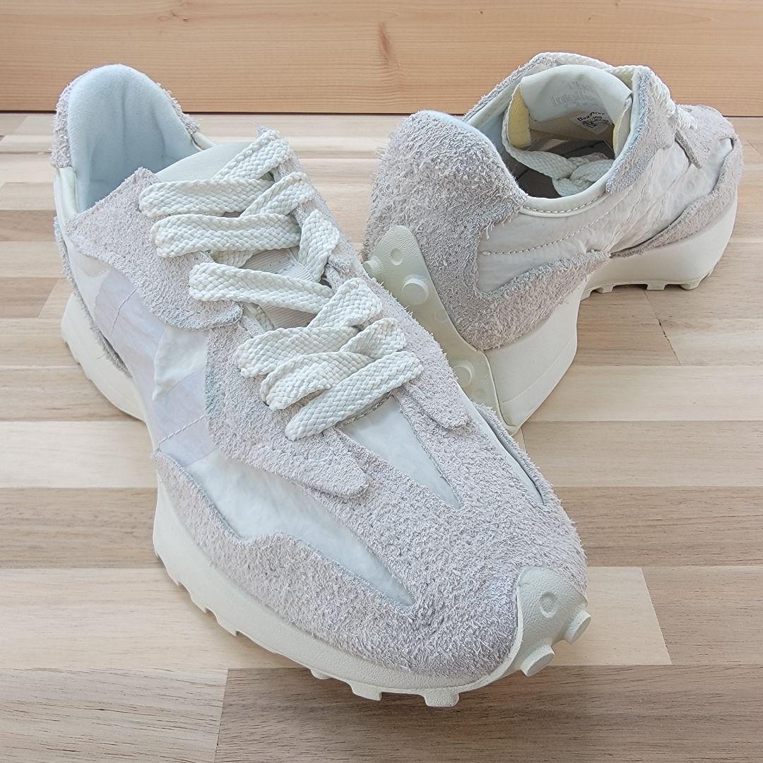 ニューバランス U327WCC ホワイト 23.5cm